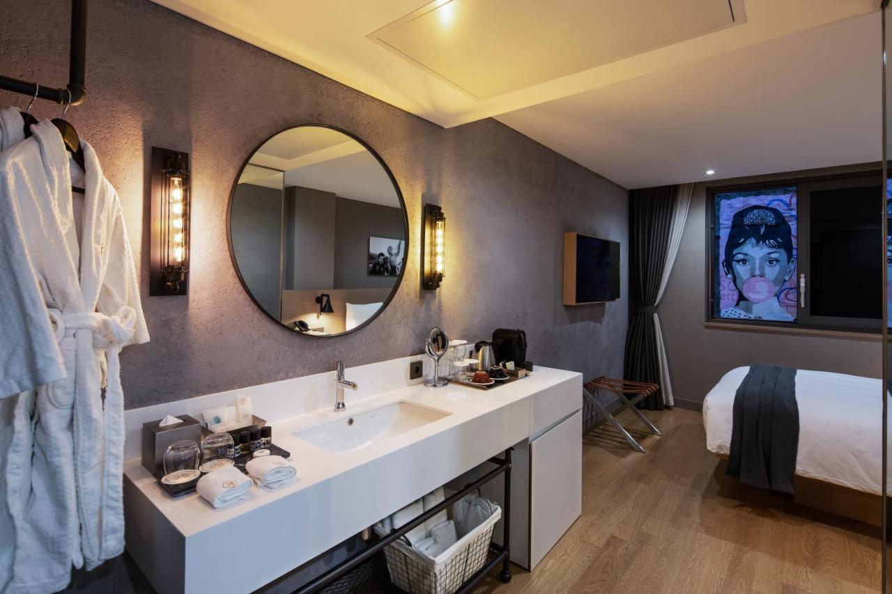 Hotel28 Myeongdong Seoul Ngoại thất bức ảnh